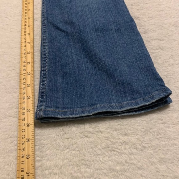 Levis Womens Blue Medium Wash Low Rise Wide Leg Curvy Cut 528 Jeans Size 7 S/C - Picture 8 of 8